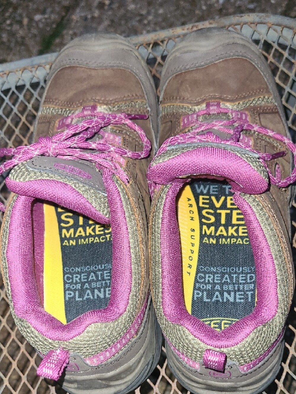 Keen Womens Brown Heel Lock Luftcore Hiking Shoes with Purple Trim Size 8.5